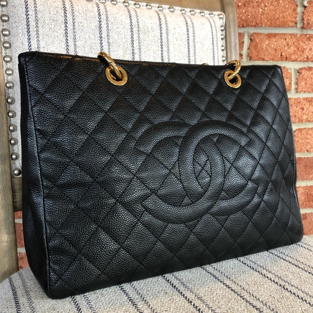 Auth. Chanel Bag.💗